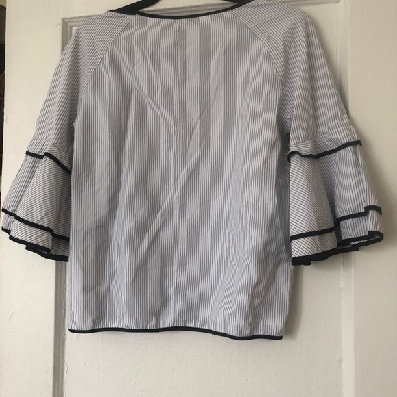 Bloomingdale's Aqua brand blouse w/ ruffled sleeve - Picture 2 of 3